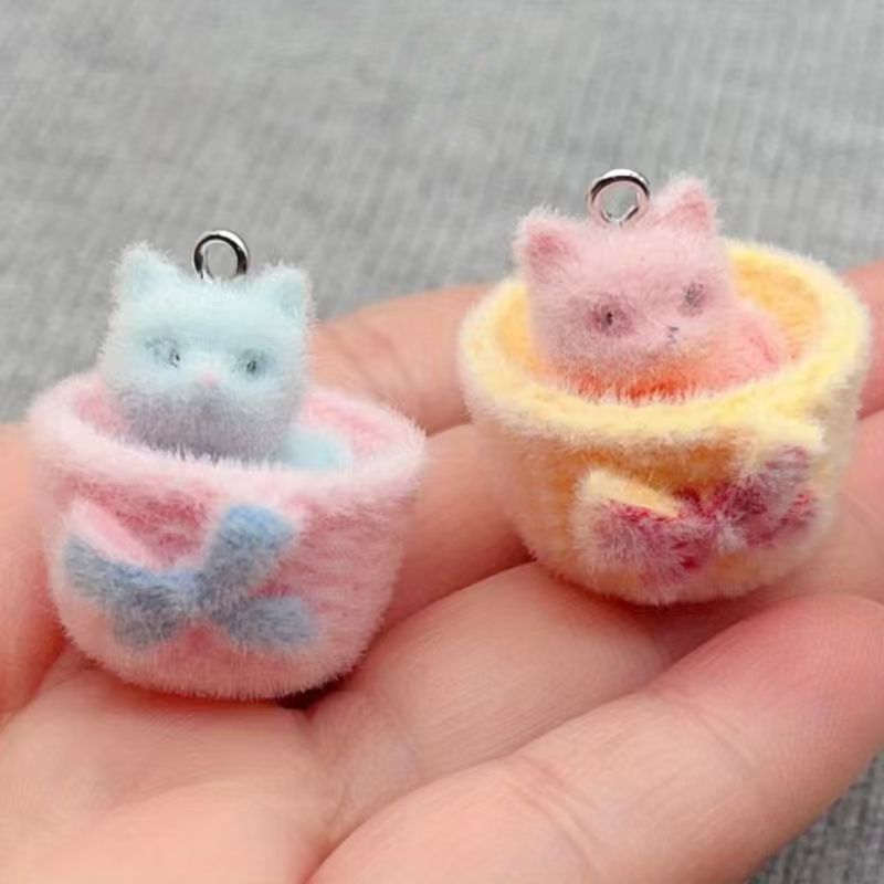 Gaming Accessories Gifts - 4個入り3Dぬいぐるみ樹脂製猫ペンダント、DIYジュエリー製作イヤリング、キーホルダー、アクセサリー