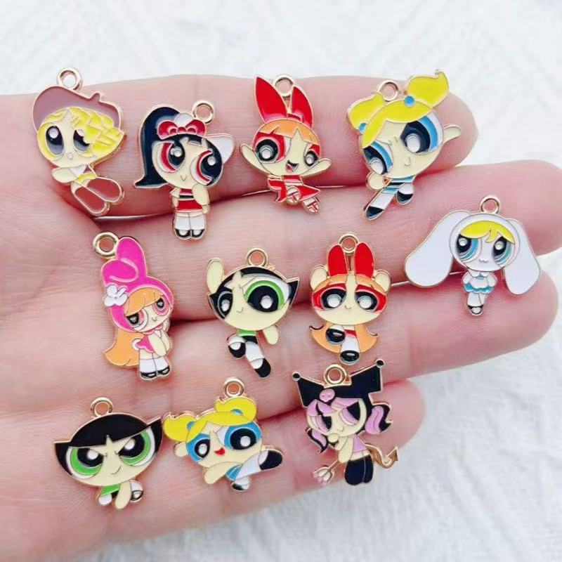 10個入り 合金製オイルドリップ漫画ガールペンダント、DIY - Gaming Accessories Gifts のレビューと価格