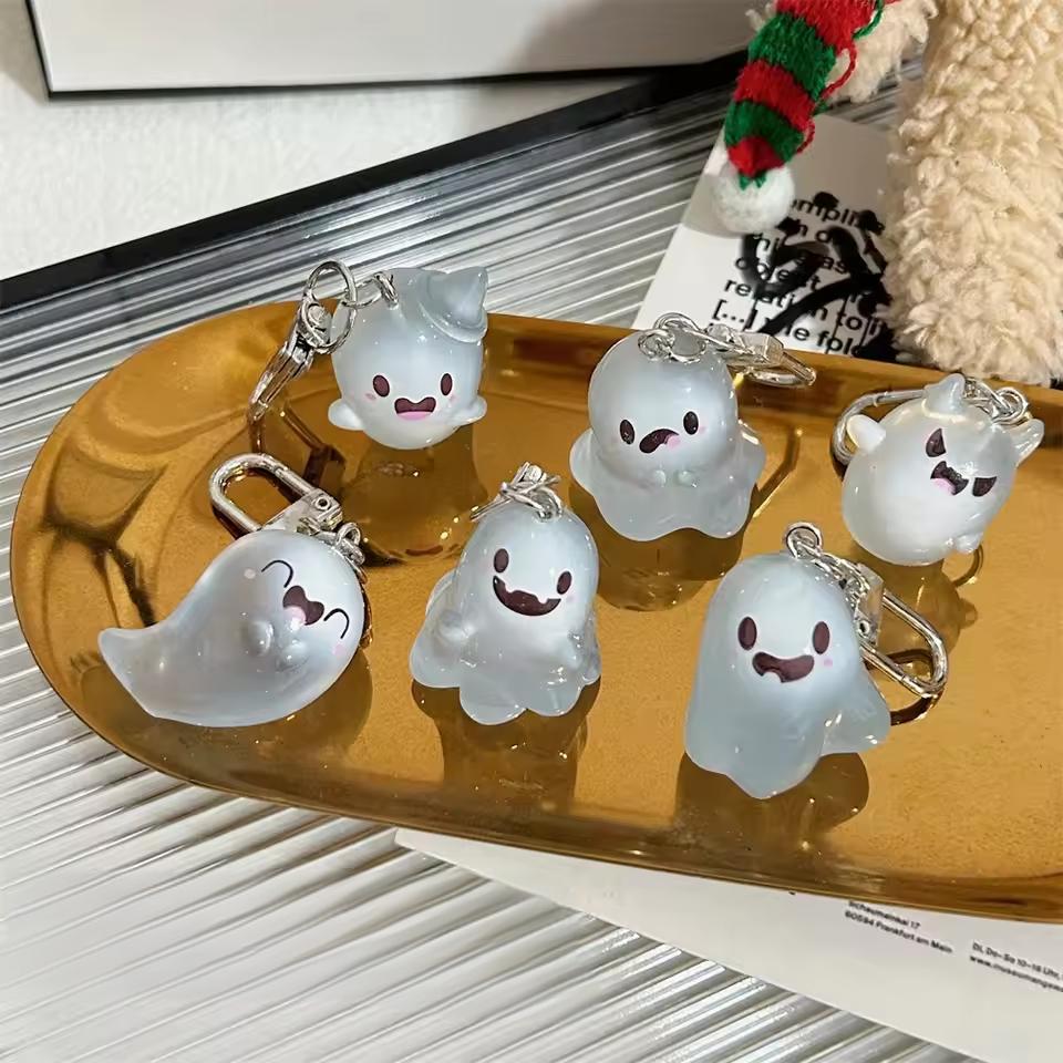 ハロウィンゼリーゴーストキーホルダー、立体漫画蓄光エルフペン - Gaming Accessories Gifts のレビューと価格